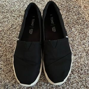Tom’s Platform Black Slip On Shoes